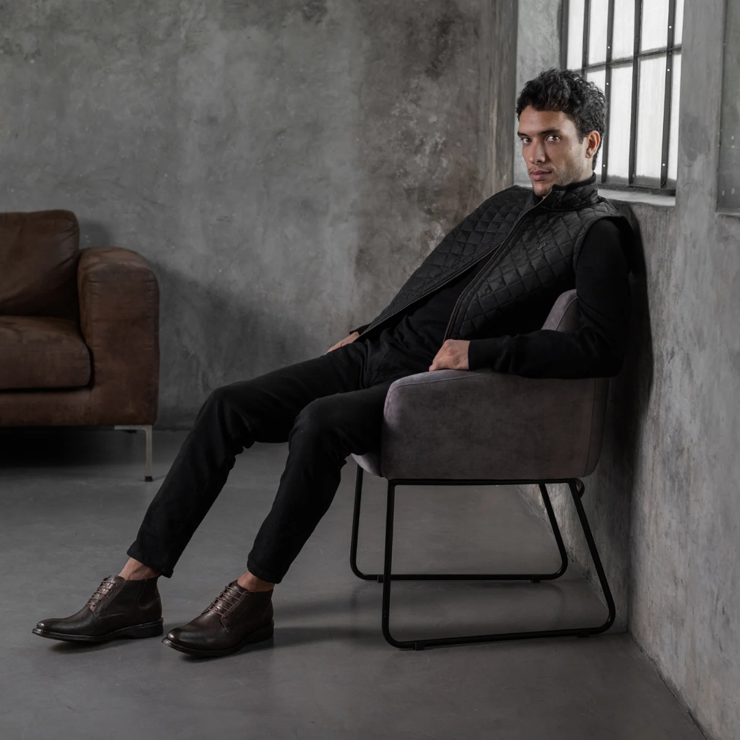 Bota de cuero con elástico lateral para hombre