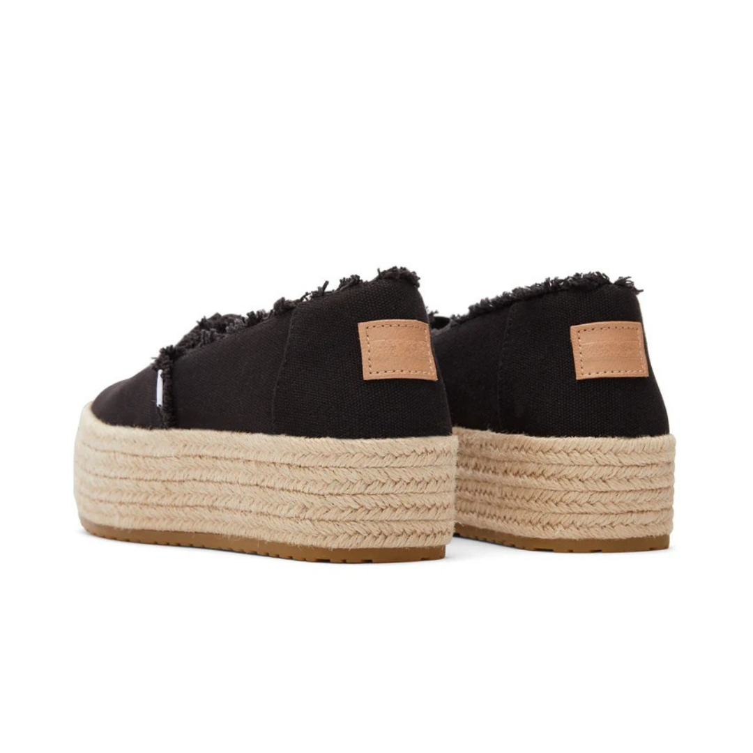 Zapatos de plataforma con detalles de flecos