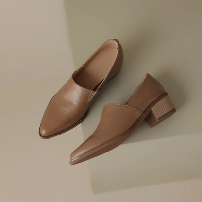 zapatos de piel auténtica con punta puntiaguda y tacón medio